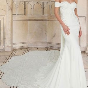 Ashley & Justin Wedding Gown (size 6) - NEVER WORN!